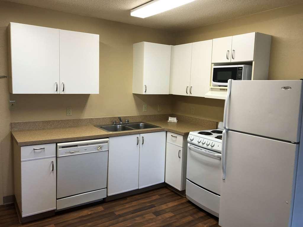 Extended Stay America Suites - Cincinnati - Blue Ash - Kenwood Road Номер фото